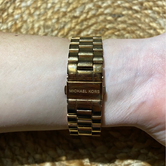 MICHAEL KORS RUNWAY IRIDESCENT DIAL ROSE GOLD-TONE LADIES WATCH MK5940 - Picture 5 of 5